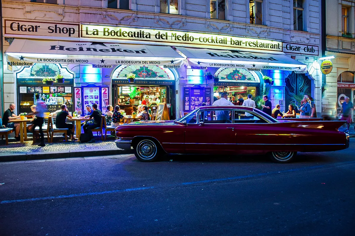 Neon bazaar